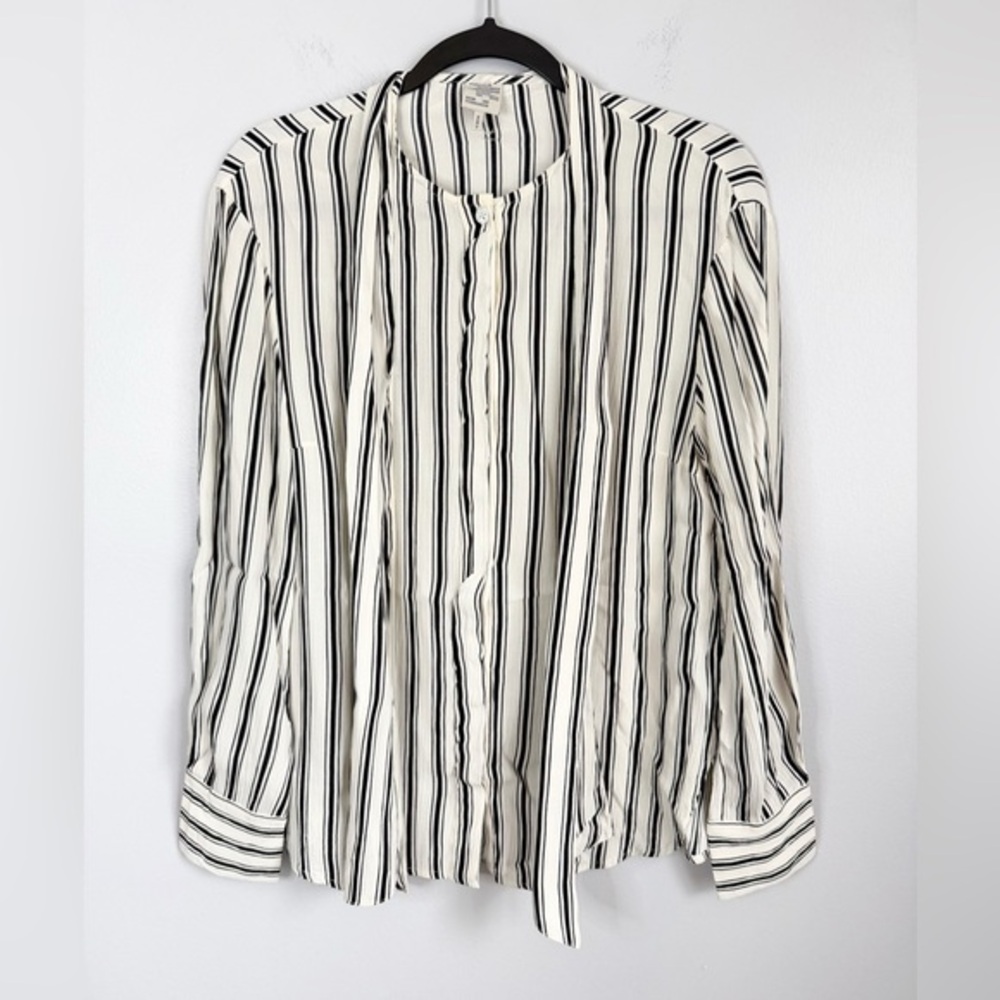 Baum Und Pferdgarten Sz 36 • White Black Stripe Neck Tie Button Down Blouse.